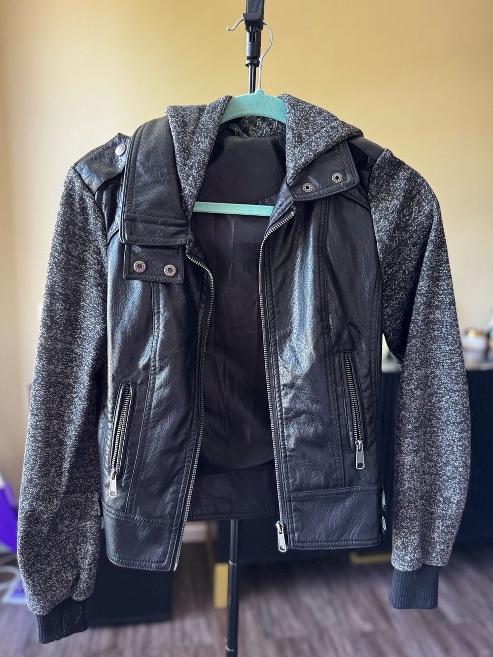 Windsor Leather Jacket with Sweatshirt Sleeves